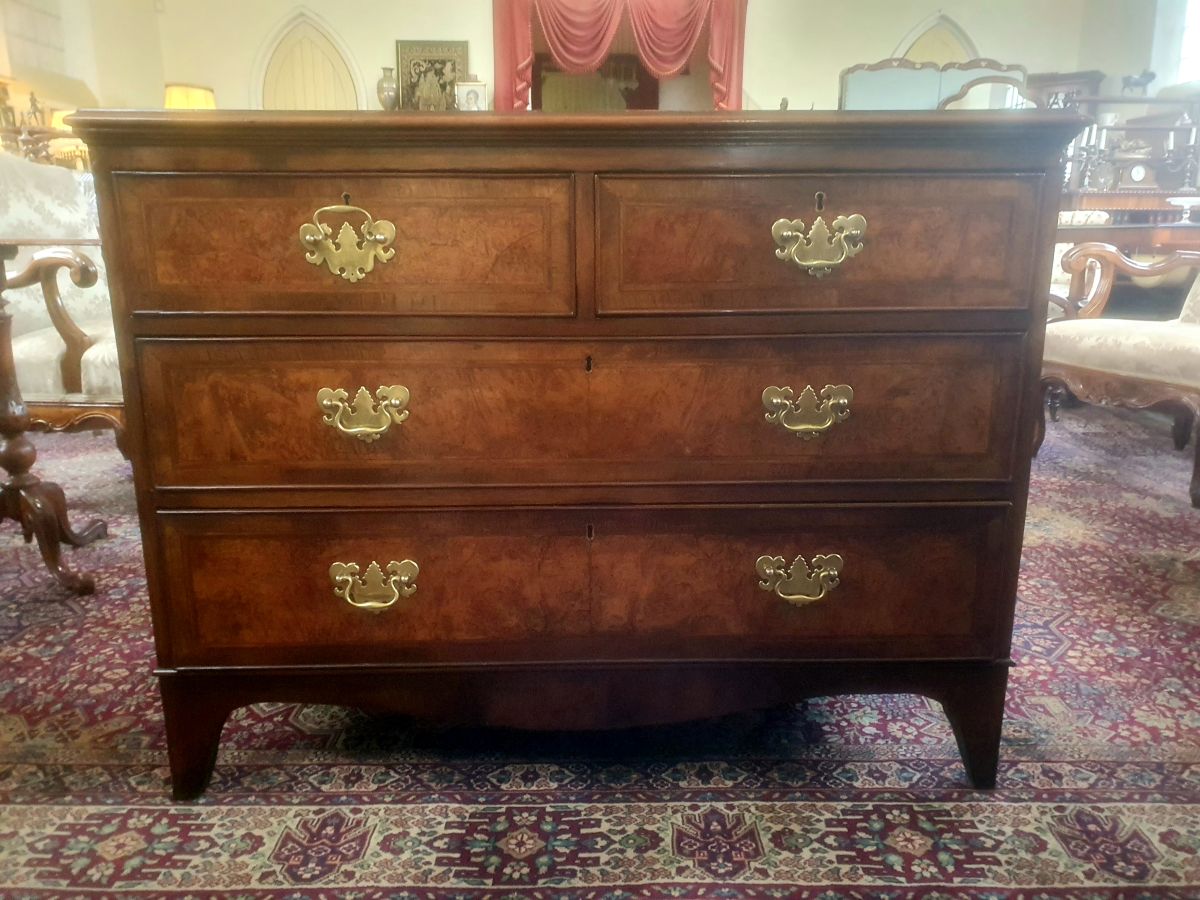 Early 19th Century Walnut Chest Of Drawers